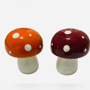 Mushroom Ceramic Salt and Pepper Shakers - Orange and Red New